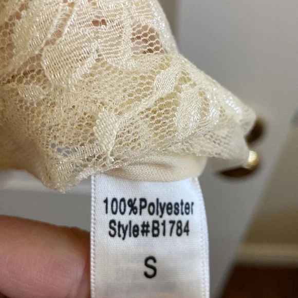 Beautiful nude coloured dress in size S - Picture 9 of 11